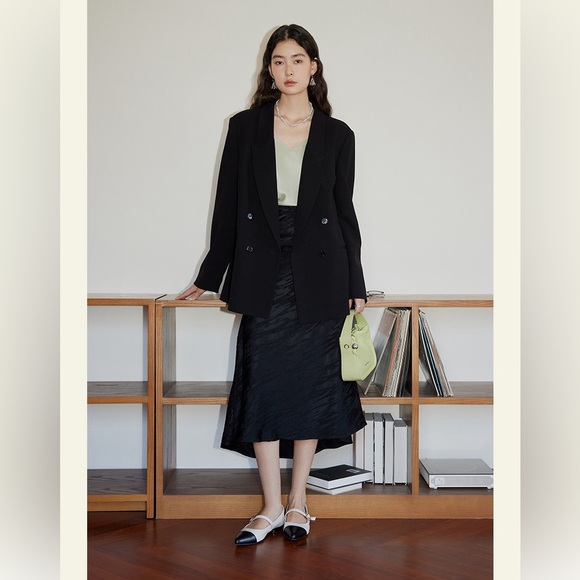 BNWT Satin Midi Skirt with Wave Detailing - Picture 3 of 9